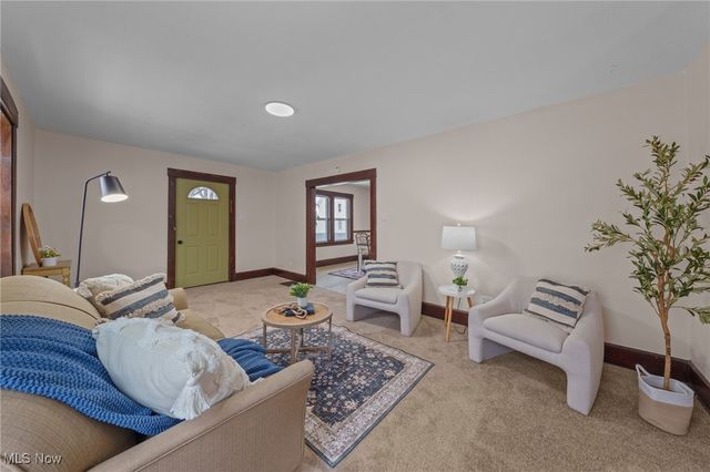 1624 May Place NE, Canton, OH 44705