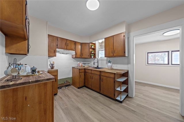 1624 May Place NE, Canton, OH 44705