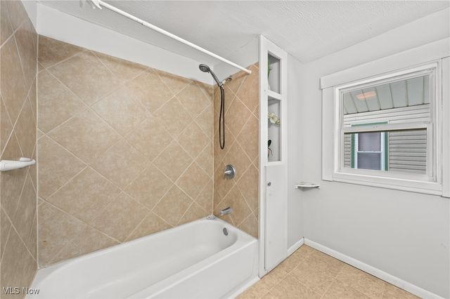 1624 May Place NE, Canton, OH 44705