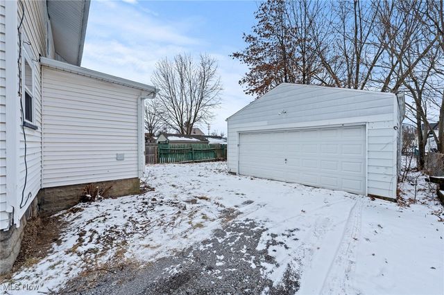 1624 May Place NE, Canton, OH 44705