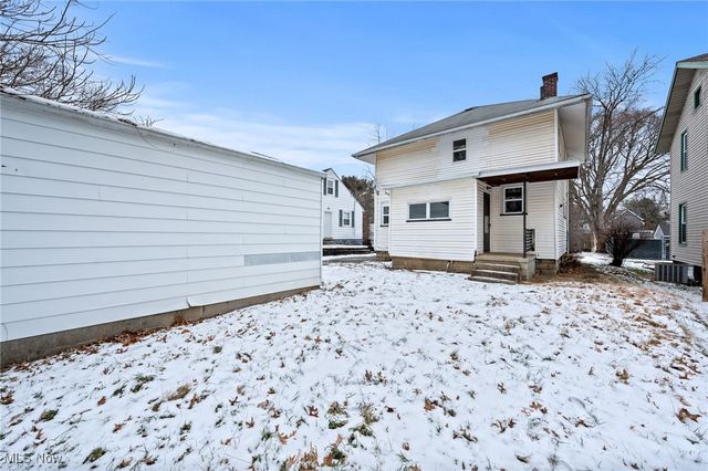 1624 May Place NE, Canton, OH 44705