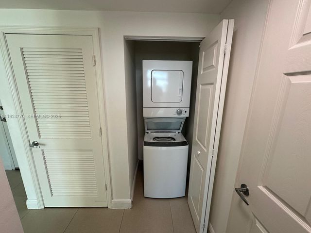 140 S Dixie Hwy 631, Hollywood, FL 33020