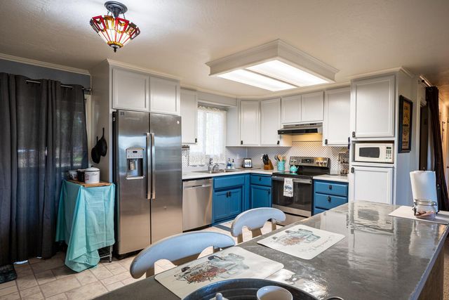 19805 Shake Ridge Rd, Volcano, CA 95689