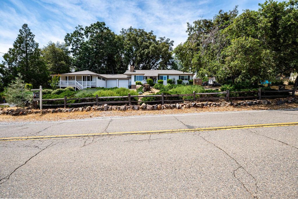 19805 Shake Ridge Rd, Volcano, CA 95689