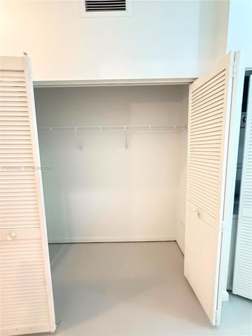 244 Biscayne Boulevard 250, Miami, FL 33132