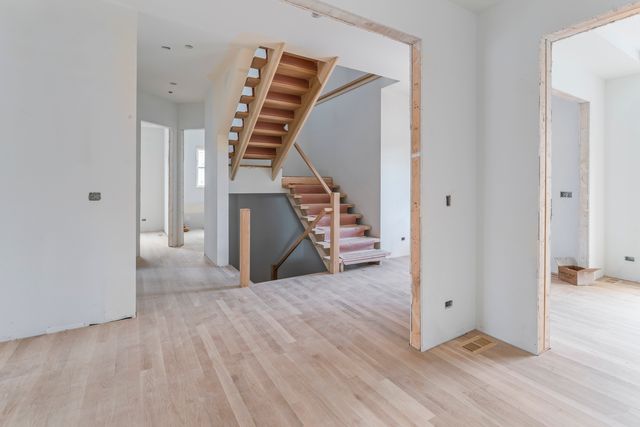 286 N Indiana Avenue, Elmhurst, IL 60126