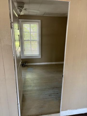 111 White Oak ST, Lockhart, TX 78644