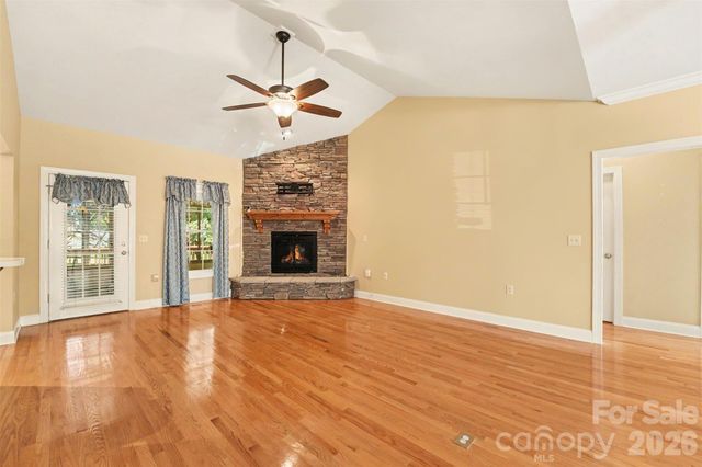 3563 Wandering Lane NE 33, Hickory, NC 28601