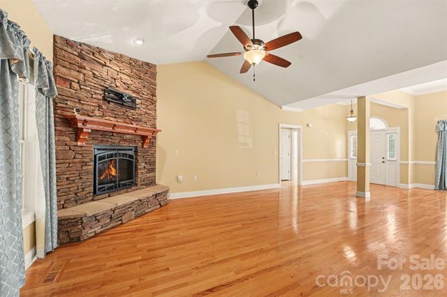 3563 Wandering Lane NE 33, Hickory, NC 28601