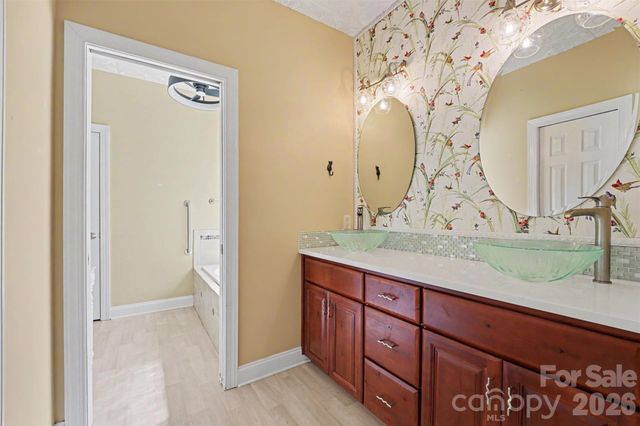 3563 Wandering Lane NE 33, Hickory, NC 28601