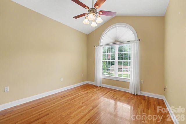 3563 Wandering Lane NE 33, Hickory, NC 28601
