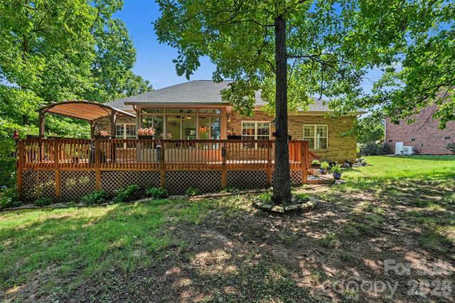 3563 Wandering Lane NE 33, Hickory, NC 28601