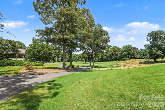 3563 Wandering Lane NE 33, Hickory, NC 28601