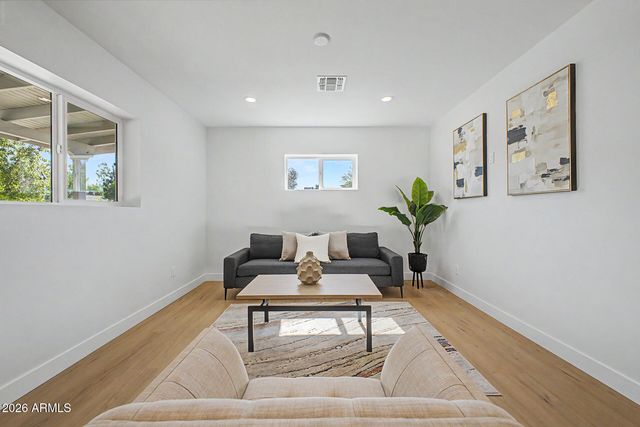 928 E GEORGIA Avenue, Phoenix, AZ 85014