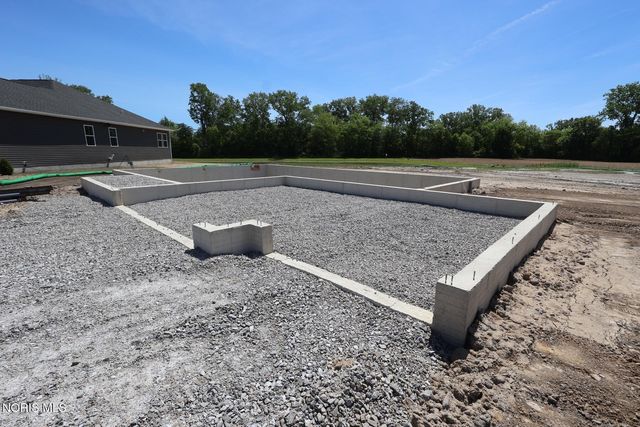 9128 Mile View Court, Sylvania, OH 43560