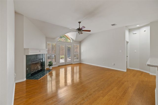 2402 Crockett Court, Grapevine, TX 76051