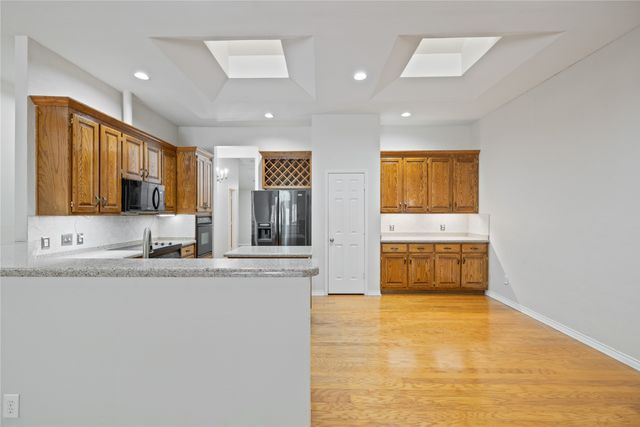 2402 Crockett Court, Grapevine, TX 76051