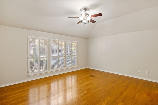 2402 Crockett Court, Grapevine, TX 76051