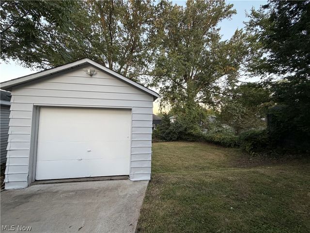 409 The Brooklands Avenue, Akron, OH 44305