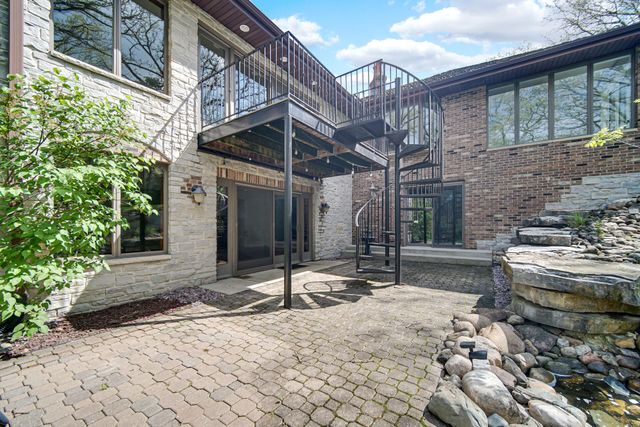 9894 W Oakridge Drive, St. John, IN 46373