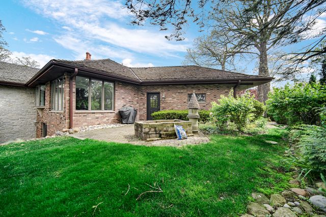 9894 W Oakridge Drive, St. John, IN 46373