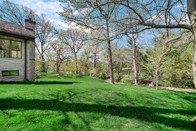 9894 W Oakridge Drive, St. John, IN 46373