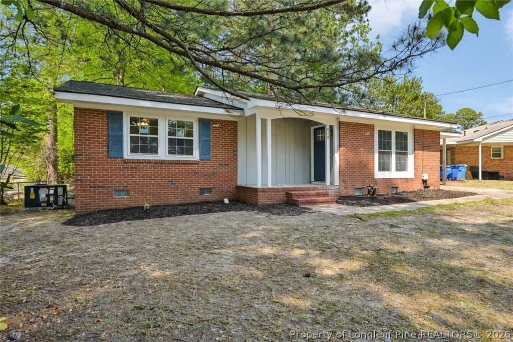 818 Rock Spring Road, Fayetteville, NC 28314 — exterior