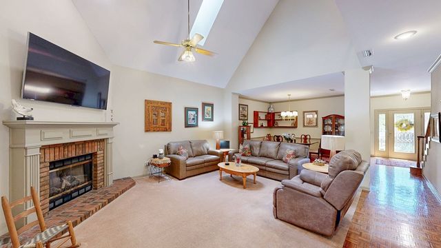 2 Parkplace Court, Dothan, AL 36301