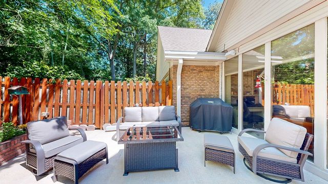 2 Parkplace Court, Dothan, AL 36301