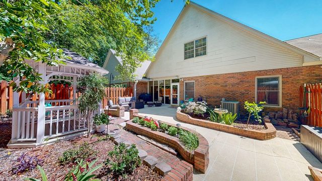 2 Parkplace Court, Dothan, AL 36301