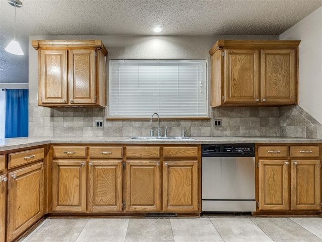 520 NW 140th Street, Edmond, OK 73013