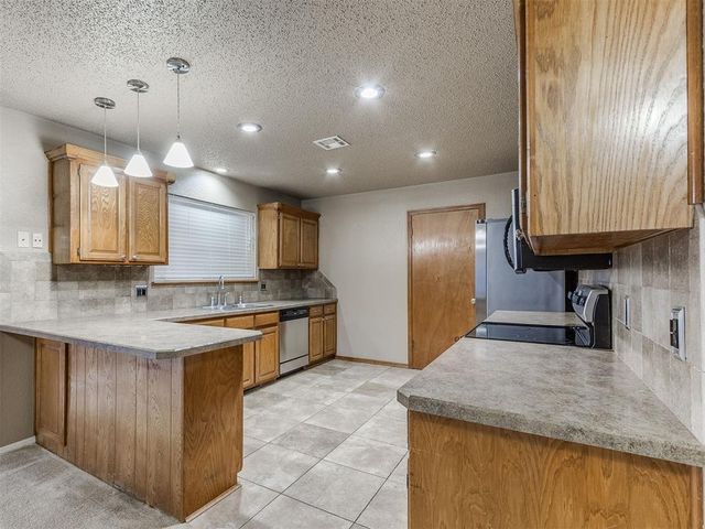 520 NW 140th Street, Edmond, OK 73013