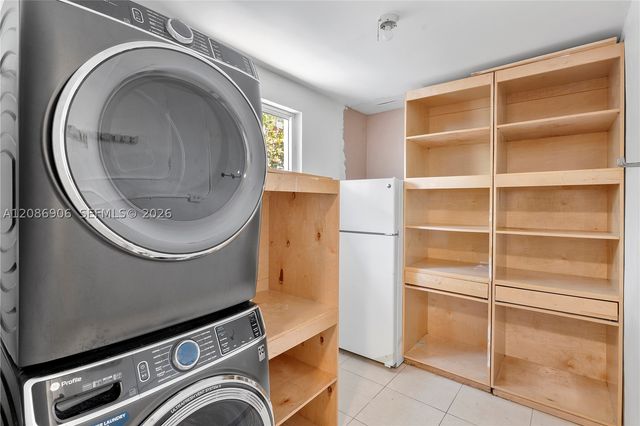 2505 NE 214th St, Aventura, FL 33180