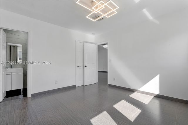2505 NE 214th St, Aventura, FL 33180