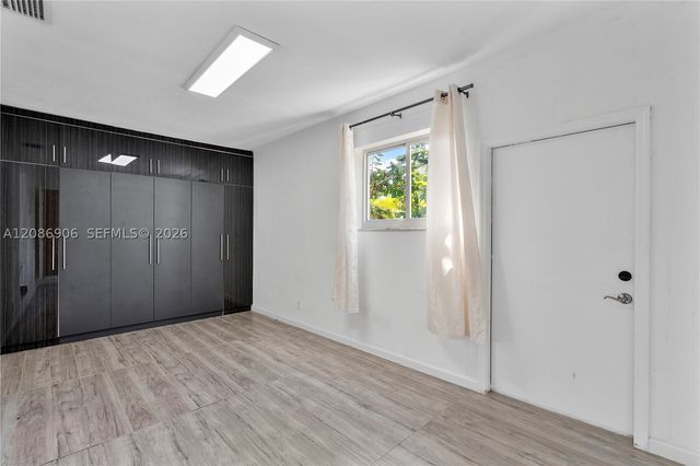 2505 NE 214th St, Aventura, FL 33180