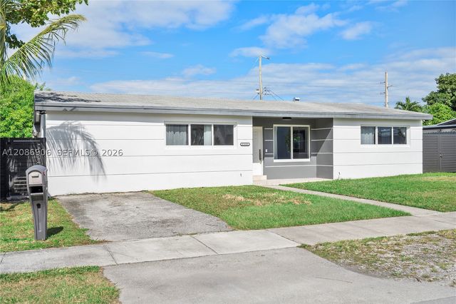 2505 NE 214th St, Aventura, FL 33180