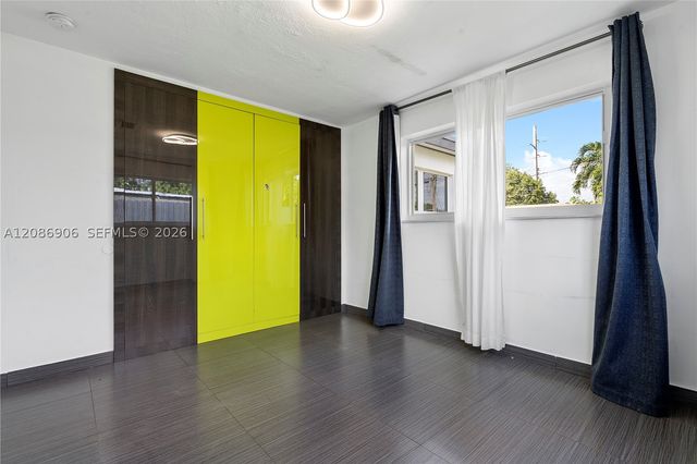2505 NE 214th St, Aventura, FL 33180