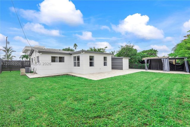 2505 NE 214th St, Aventura, FL 33180