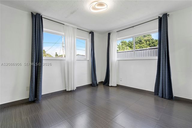 2505 NE 214th St, Aventura, FL 33180