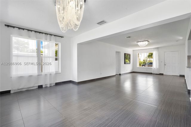 2505 NE 214th St, Aventura, FL 33180