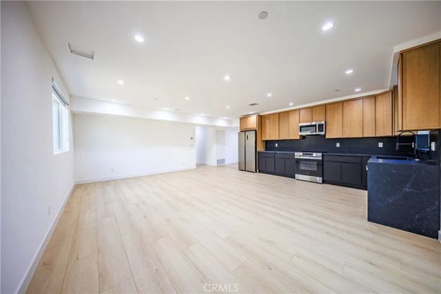 1021 Citrus Avenue 2, Los Angeles, CA 90019