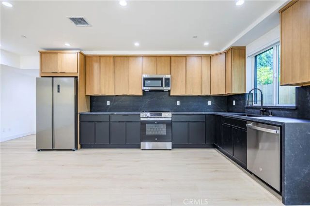 1021 Citrus Avenue 2, Los Angeles, CA 90019