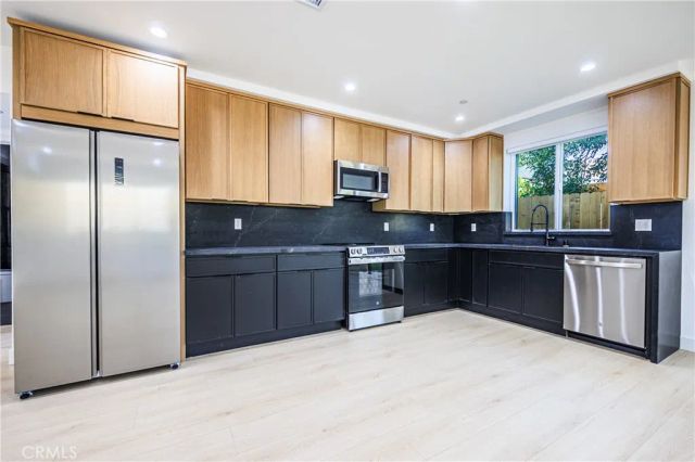 1021 Citrus Avenue 2, Los Angeles, CA 90019