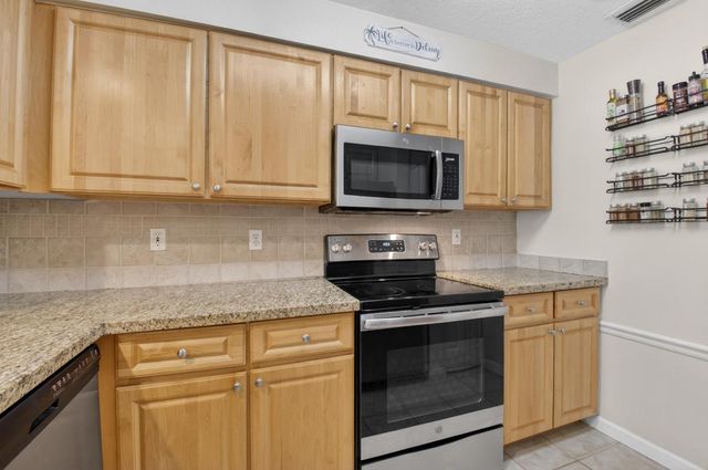 2022 Alta Meadows Lane 607, Delray Beach, FL 33444