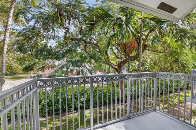 2022 Alta Meadows Lane 607, Delray Beach, FL 33444