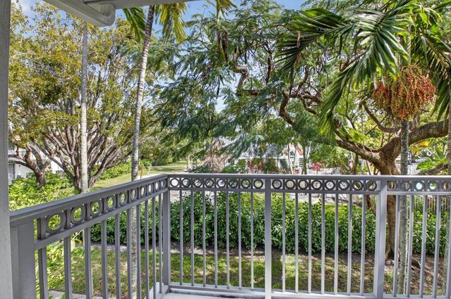 2022 Alta Meadows Lane 607, Delray Beach, FL 33444