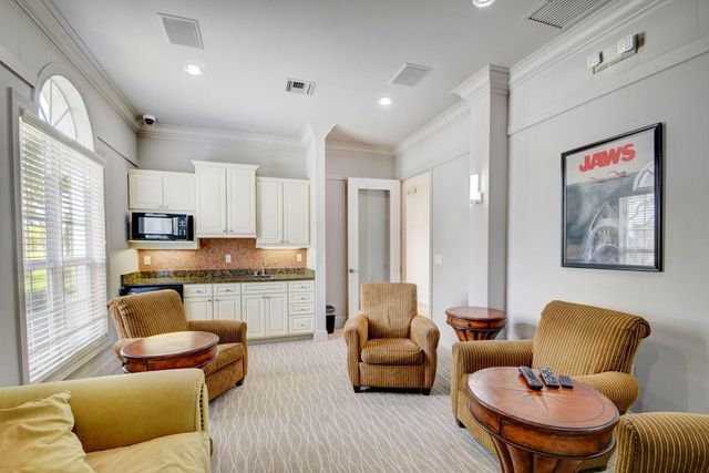 2022 Alta Meadows Lane 607, Delray Beach, FL 33444