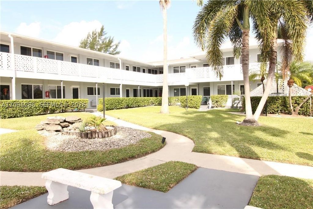 600 Layne Blvd 123, Hallandale Beach, FL 33009