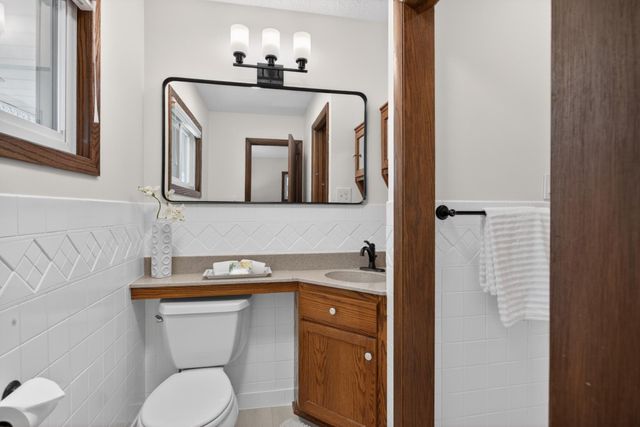 1973 Eldridge Avenue W, Roseville, MN 55113