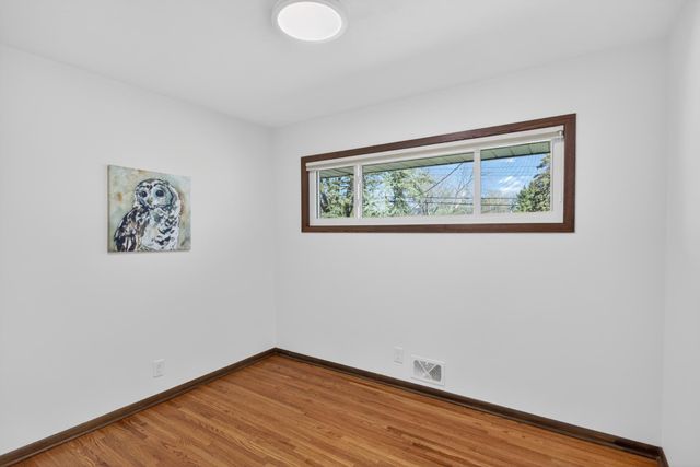 1973 Eldridge Avenue W, Roseville, MN 55113